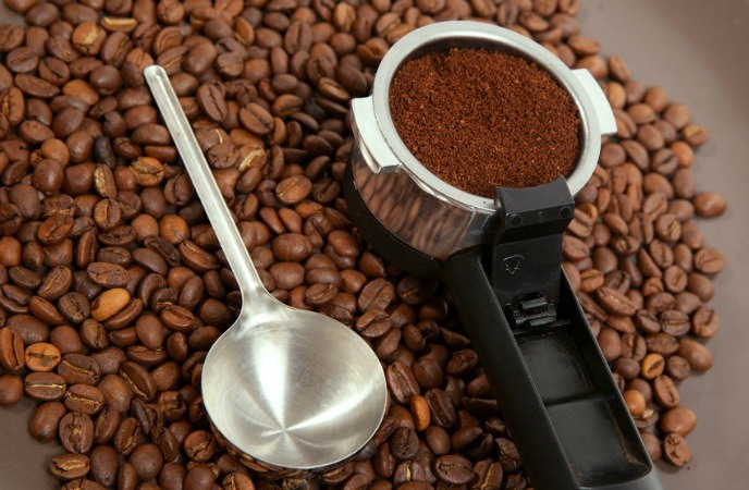 Image Result For Coffee Scrub Before And After How To Make Your Own Coffee Body Scrub For Smooth Skin how to remove dead skin cells ground coffee Coffee Scrub Before And After How To Make Your Own Coffee Body Scrub For Smooth Skin